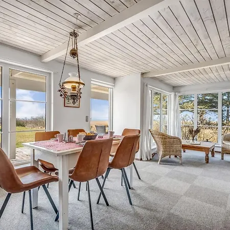 Bjart - 50m To The Fjord By Interhome Feriehus *