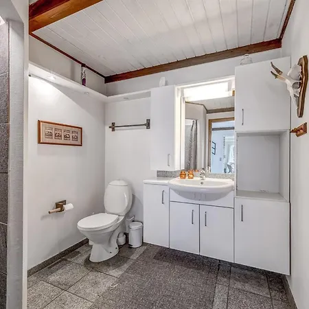 Bjart - 50m To The Fjord By Interhome Feriehus *